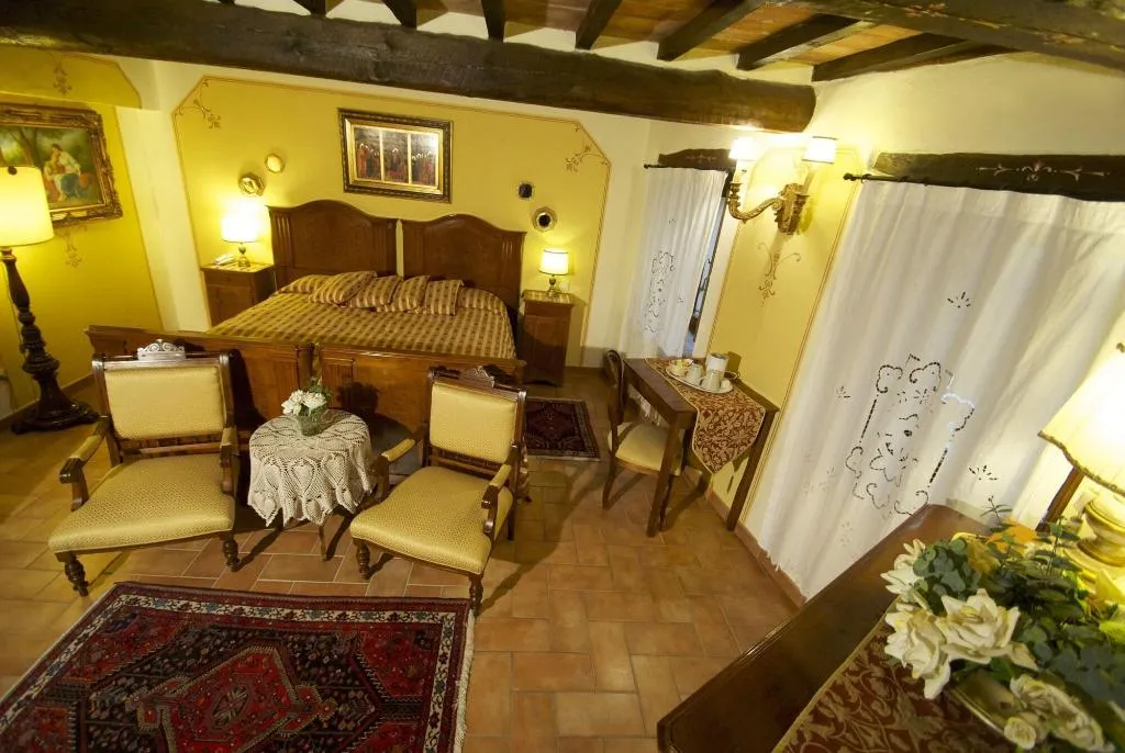 Room, Albergo Torre Sangiovanni, Perugia