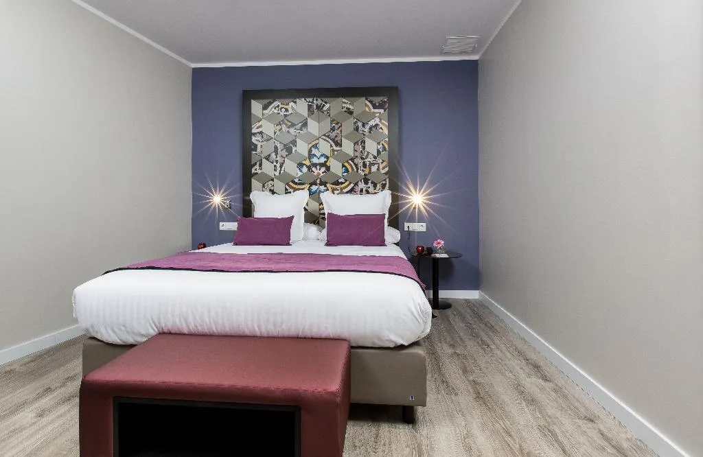 SUITE CAPACITY 4 Room, Leonardo Boutique Hotel Barcelona Sagrada Familia, Barcelona