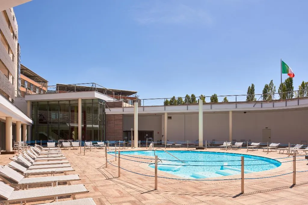 Pool, Unahotels Varese, Milan