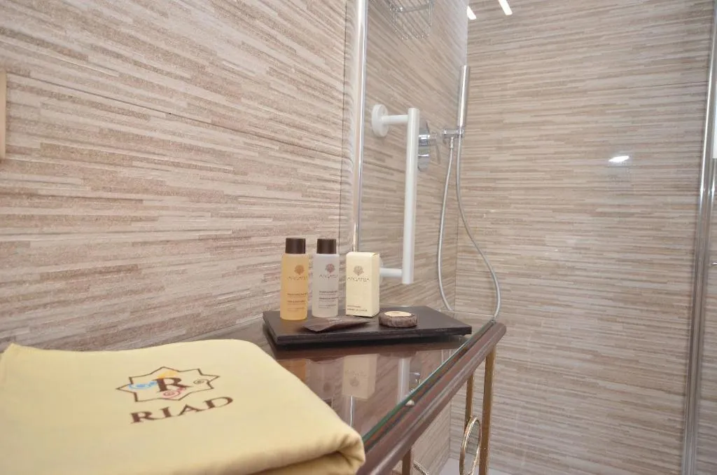 Room, RIAD - Comfort Rooms, Palermo