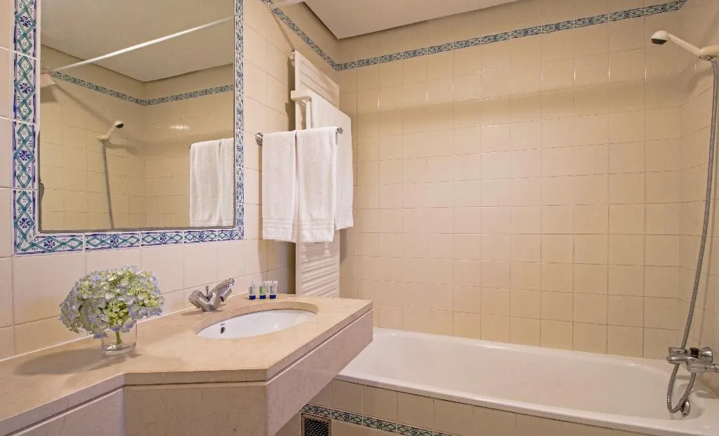 CHALET CAPACITY 3 Room, Quinta Santo Antonio Da Serra, Madeira