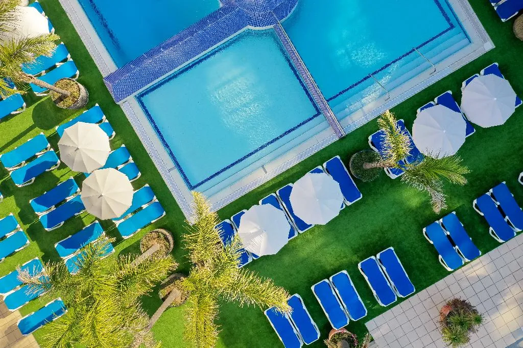 Pool, htop Platja Park, Costa Brava