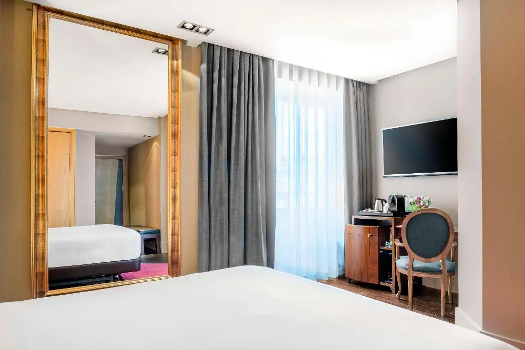 Room, NH Collection Madrid Paseo del Prado, Madrid