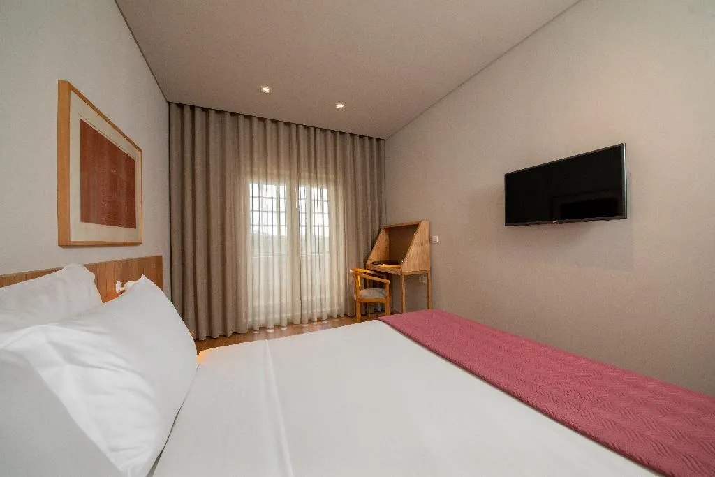 DOUBLE STANDARD Room, Montebelo Principe Perfeito Viseu Garden Hotel, Porto