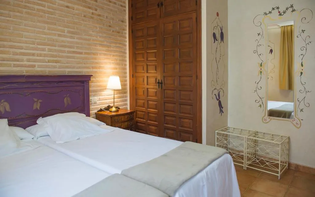 DOUBLE STANDARD Room, YIT Puerta Bisagra, Madrid