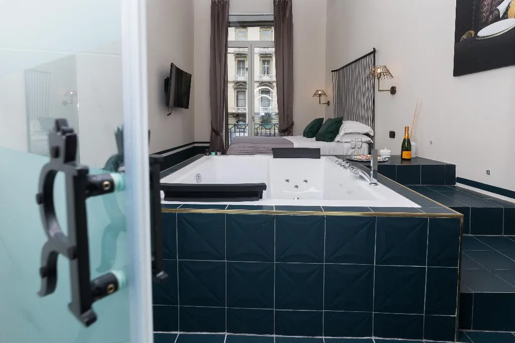 SUITE WITH JACUZZI Room, Il salotto della regina, Naples
