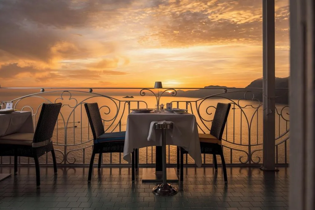 Restaurant, Tramonto D'oro, Naples