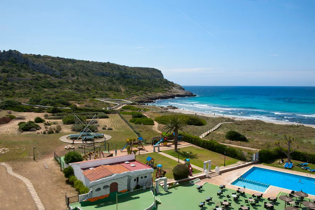 Sports and Entertainment, Sol Milanos Pinguinos, Menorca