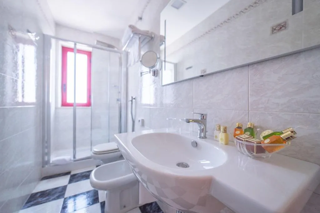 DOUBLE CLASSIC SEA VIEW Room, Grand Hotel Miramare, Taormina