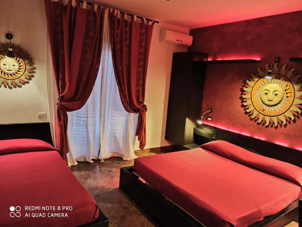 Room, Triskeles, Taormina