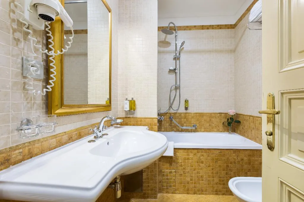 TRIPLE SUPERIOR Room, Hotel Caruso Old Town Prague, Prague