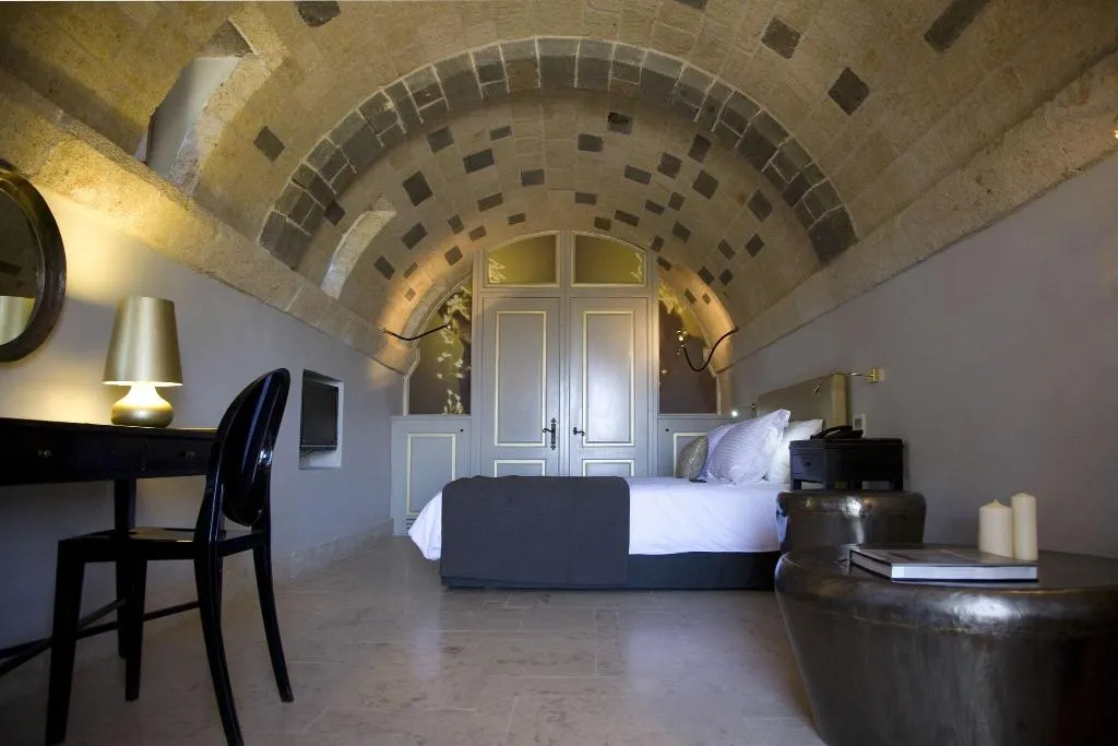 SUITE QUEEN SIZE BED Room, Kinsterna Hotel, Kalamata