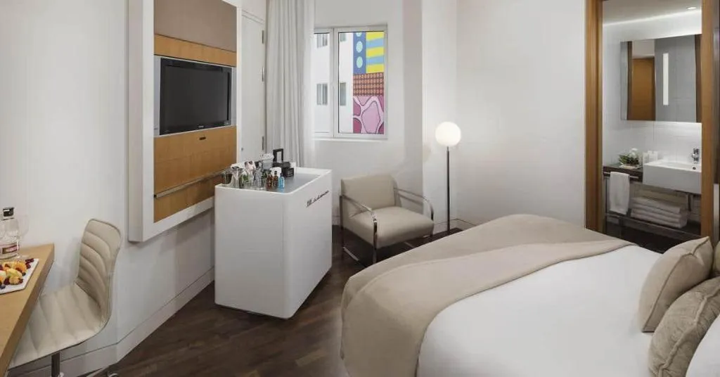Room, ME Madrid Reina Victoria, Madrid