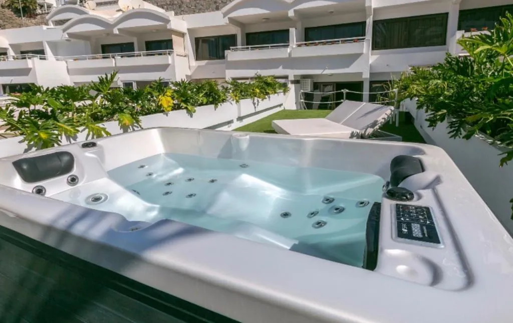 SUITE DELUXE WITH JACUZZI Room, Apartamentos Portonovo, Gran Canaria