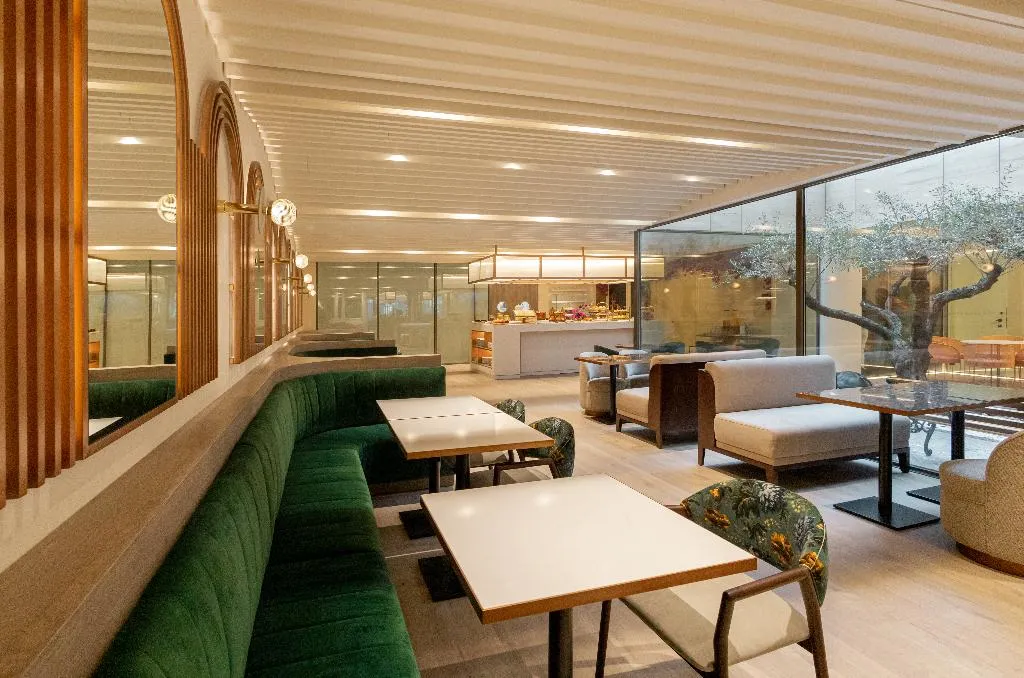 Restaurant, Luster Hotel, Lisbon
