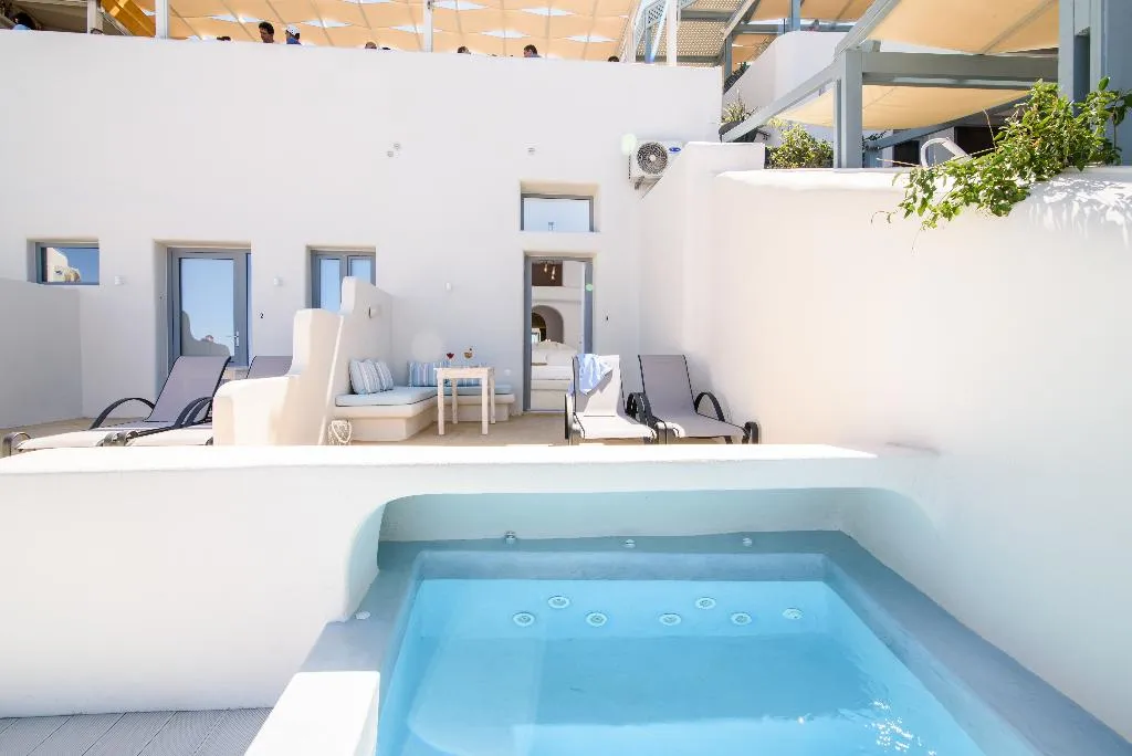 SUITE DELUXE WITH VIEWS Room, On The Cliff, Santorini