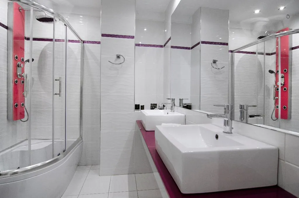 SUITE WITH JACUZZI Room, Athens Status Suites, Athens