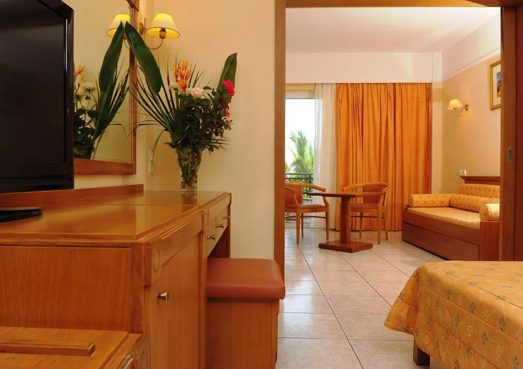 FAMILY ROOM STANDARD Room, Vantaris Palace, Crete