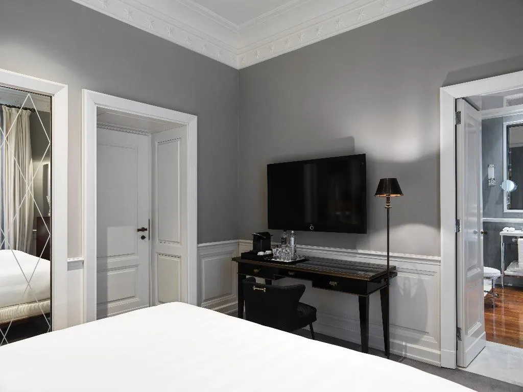 DOUBLE DELUXE Room, J.K. Place Roma - The Leading Hotels o/t World, Rome
