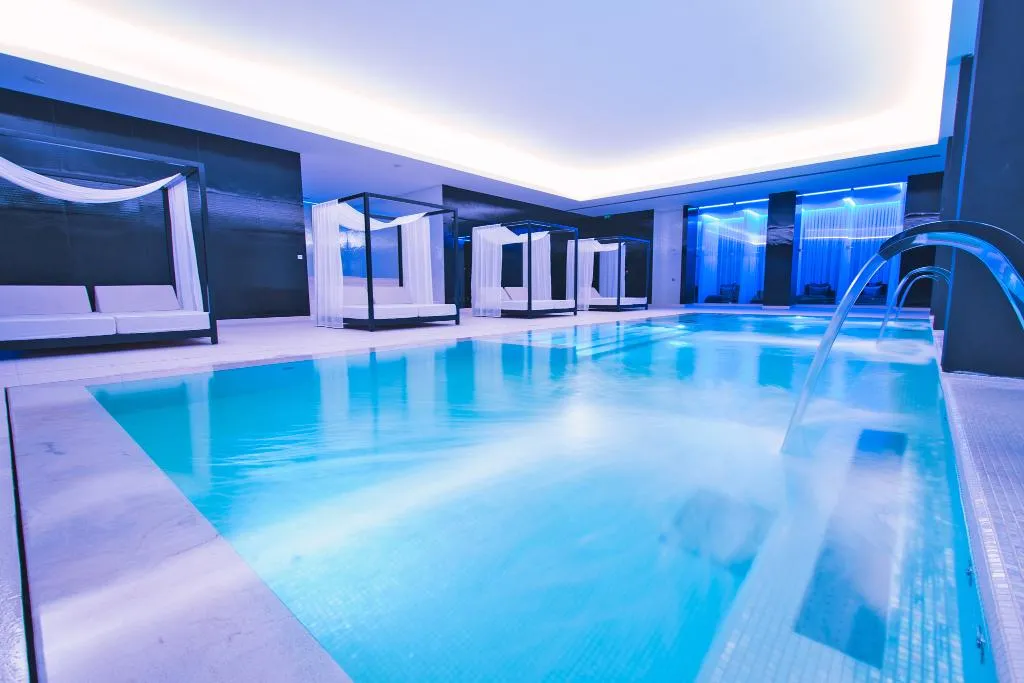Pool, Wine & Books by the sea - Algarve Resort, Algarve