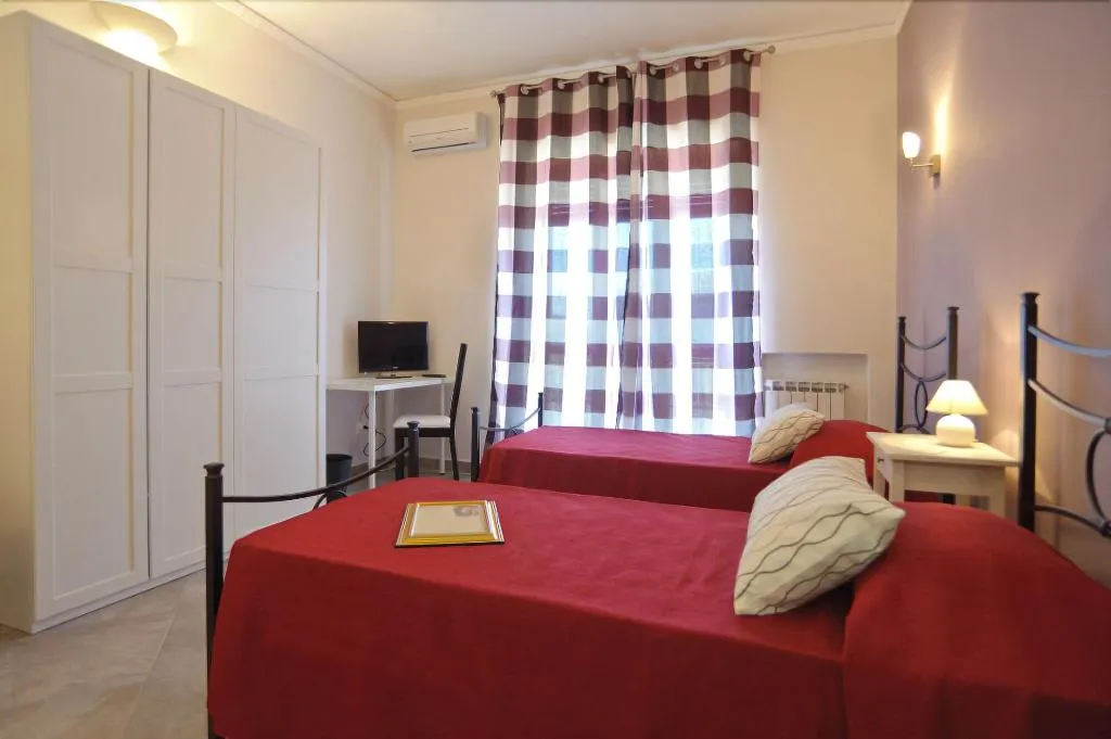 Room, B&B Colletemenite, Catania