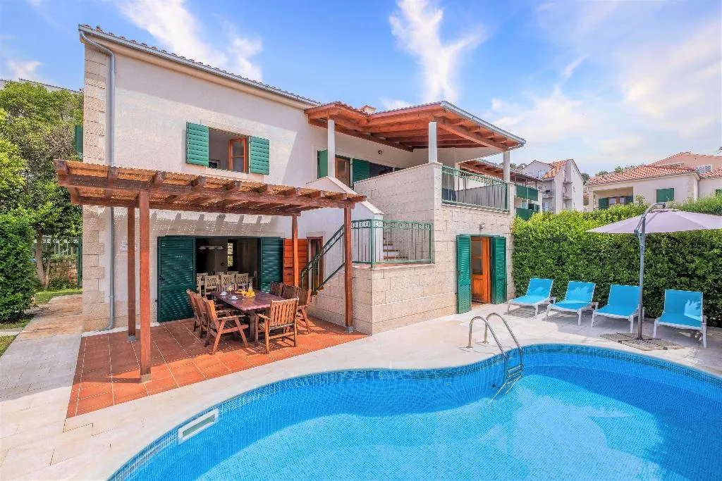 VILLA FOUR BEDROOMS WITH PRIVATE POOL Room, Villa Liza, Split