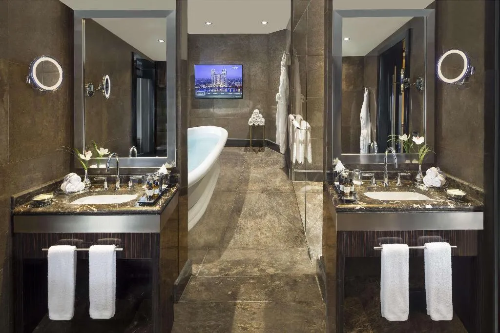 Room, Fairmont Nile City, Cairo