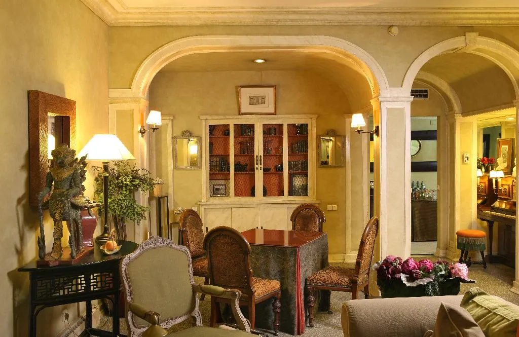 Lobby, As Janelas Verdes, Lisbon