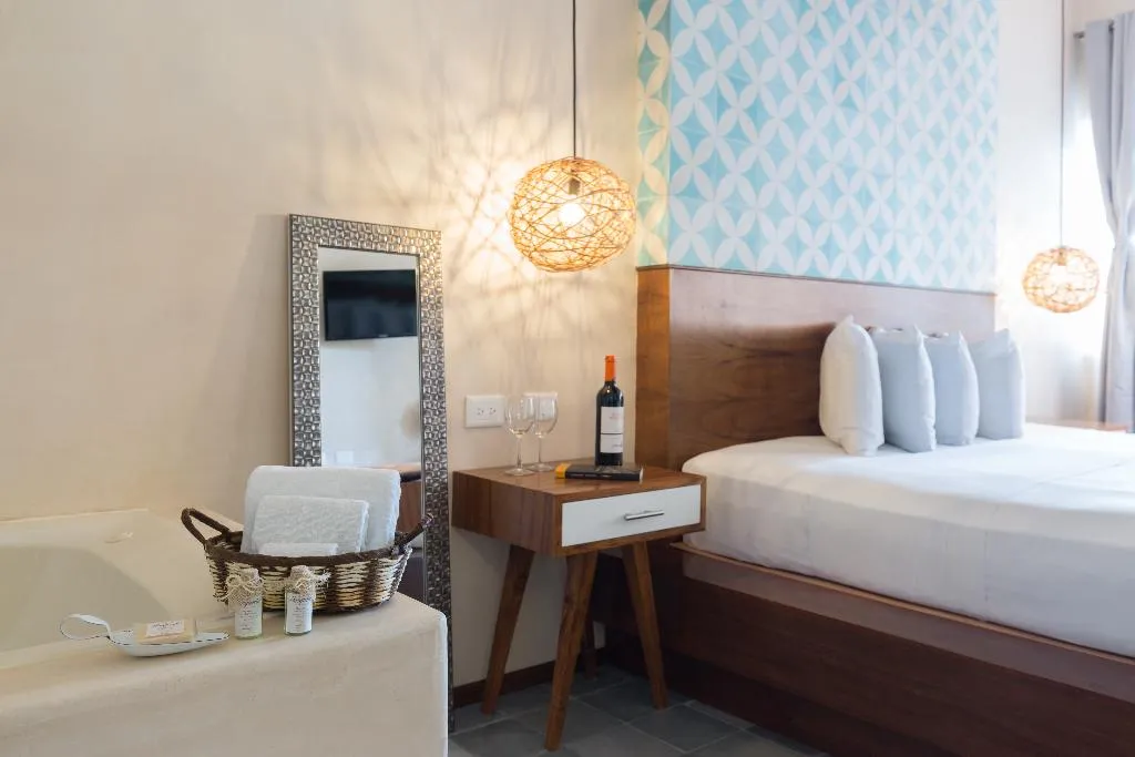 Room WITH JACUZZI Room, Quinta Margarita, Boho Chic Hotel, Cancun Area