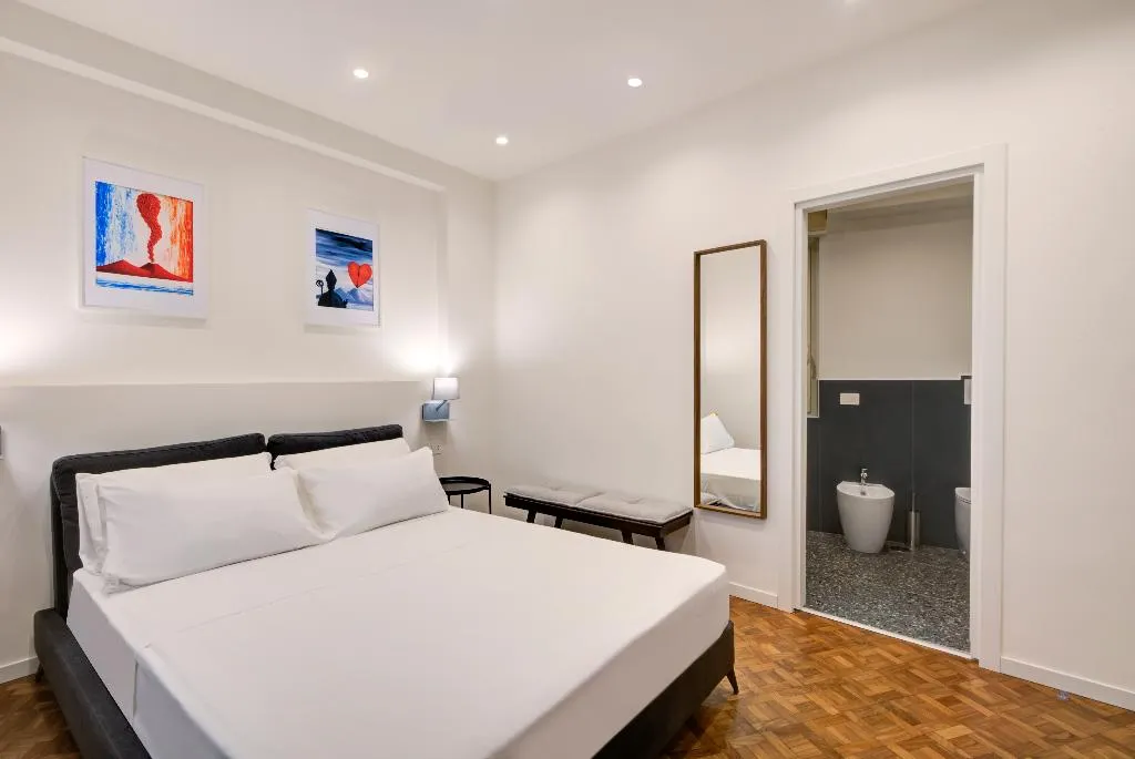DOUBLE DELUXE Room, Well Suites - Piazza dei Martiri, Naples