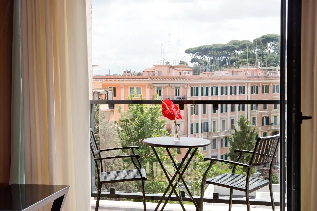DOUBLE DELUXE WITH BALCONY Room, Starhotels Michelangelo Roma, Rome