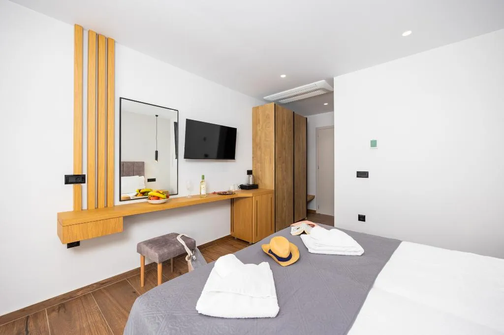 Double or Twin DELUXE GARDEN VIEW Room, Nobile Hotel, Corfu