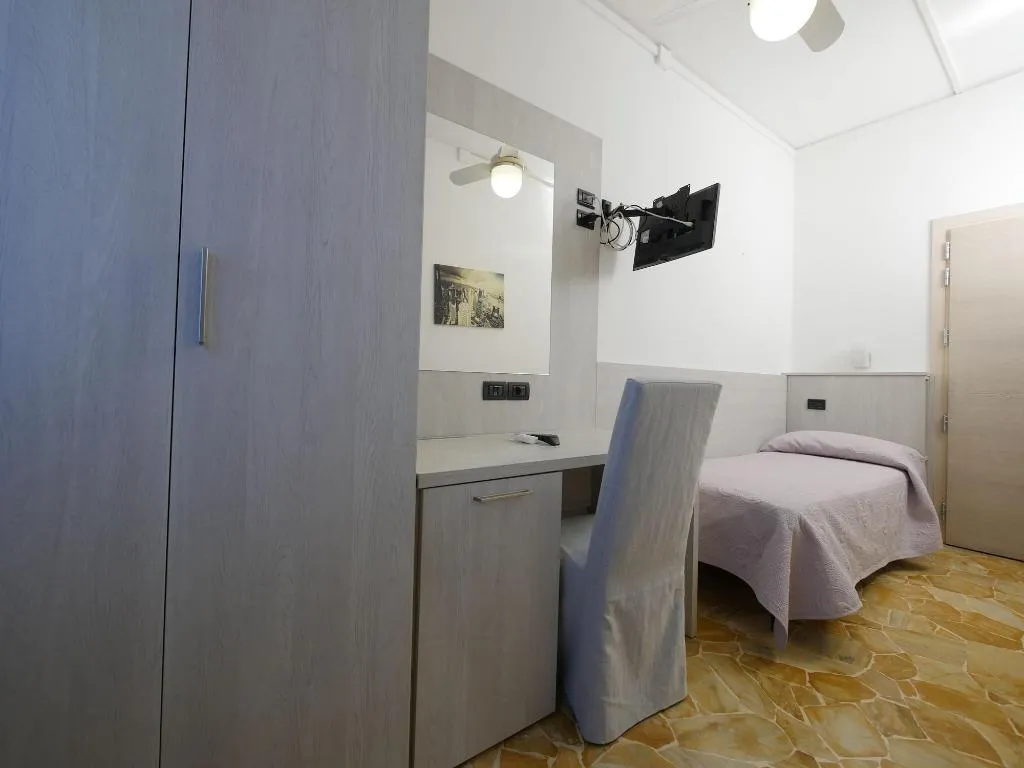 Room, Florence House Careggi, Florence