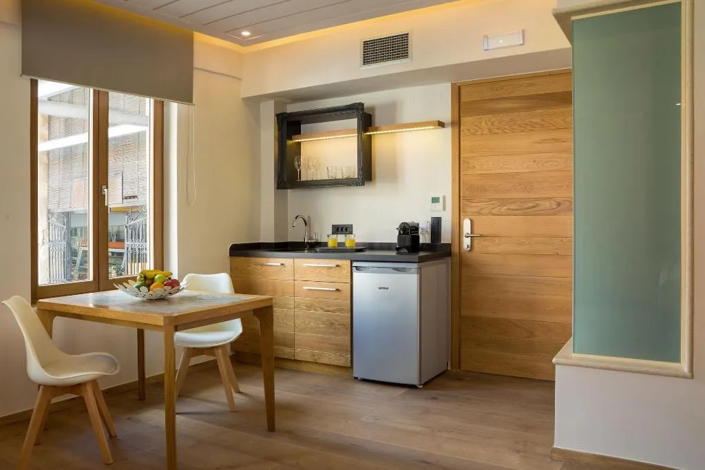 Room, Querini Luxury Suites, Crete
