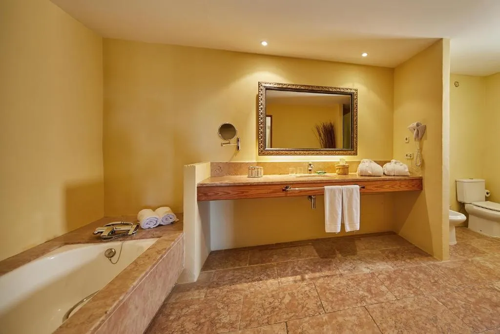 Room, Pula Suites Boutique Resort, Majorca