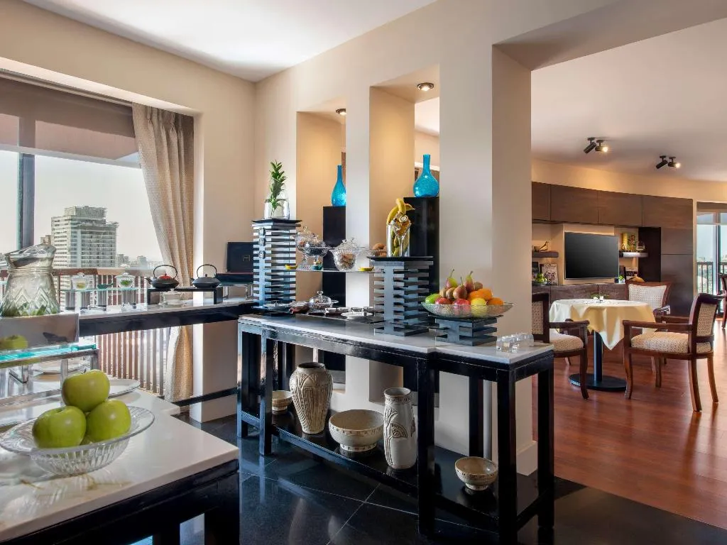 SUITE WITH BALCONY Room, Sofitel Cairo Nile El Gezirah, Cairo