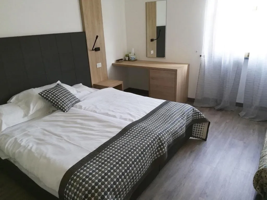 Room, Hotel Venezia, Milan