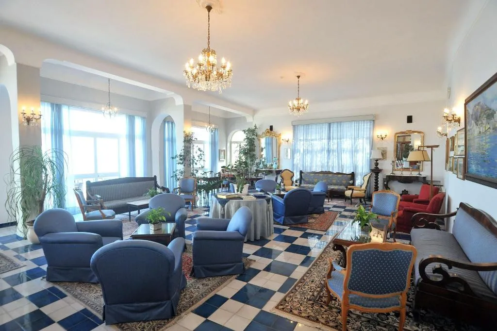 Lobby, Belvedere, Naples