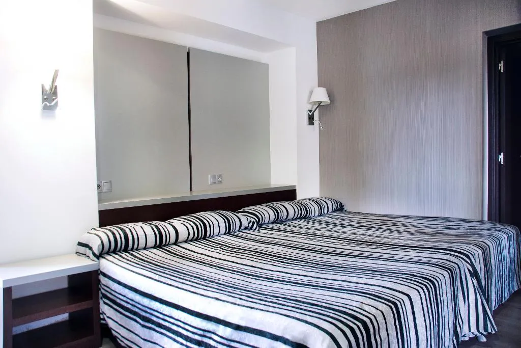 SINGLE STANDARD Room, Summer, Costa Brava