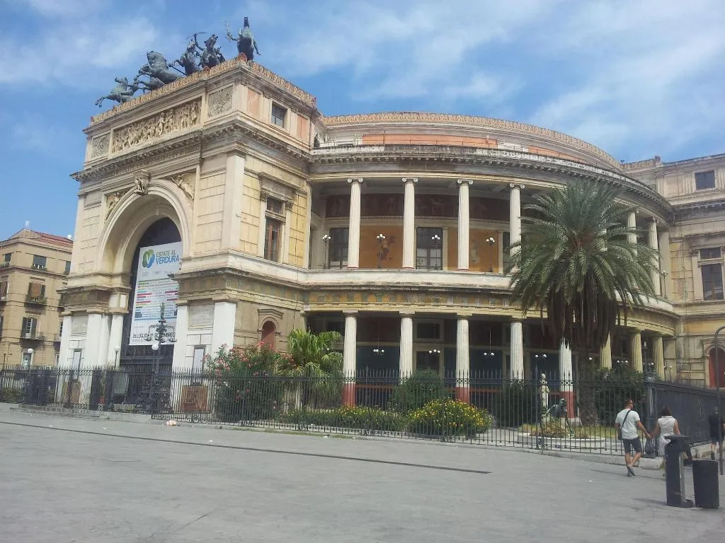 General view, B B Dietro Il Politeama, Palermo
