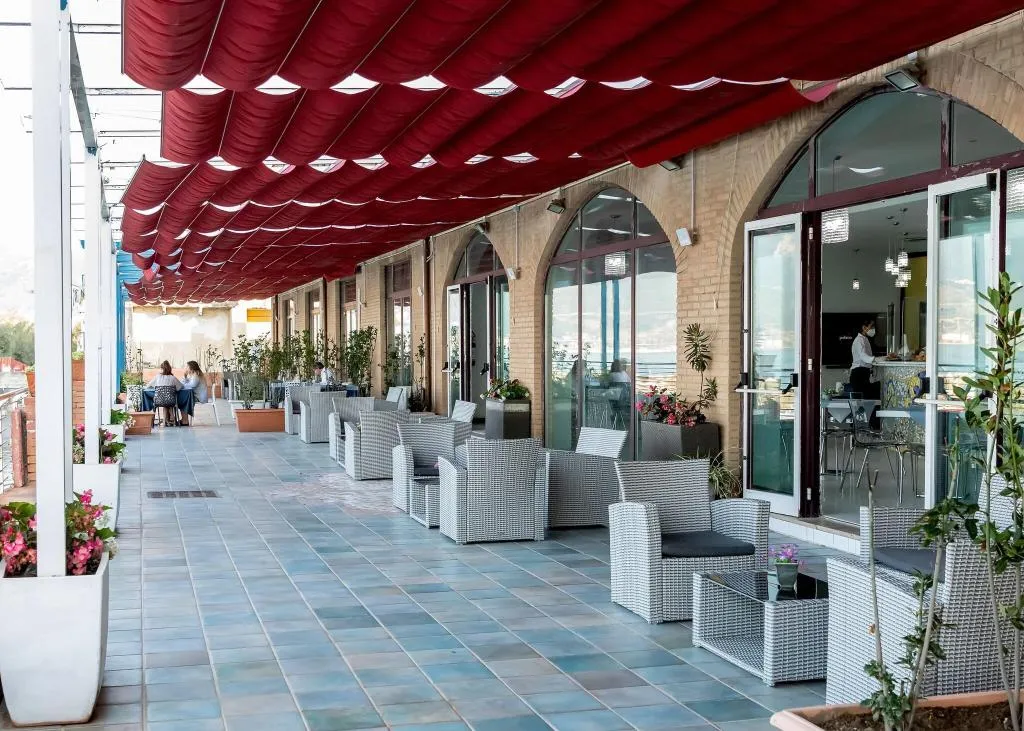Terrace, Hotel Polo Nautico, Naples
