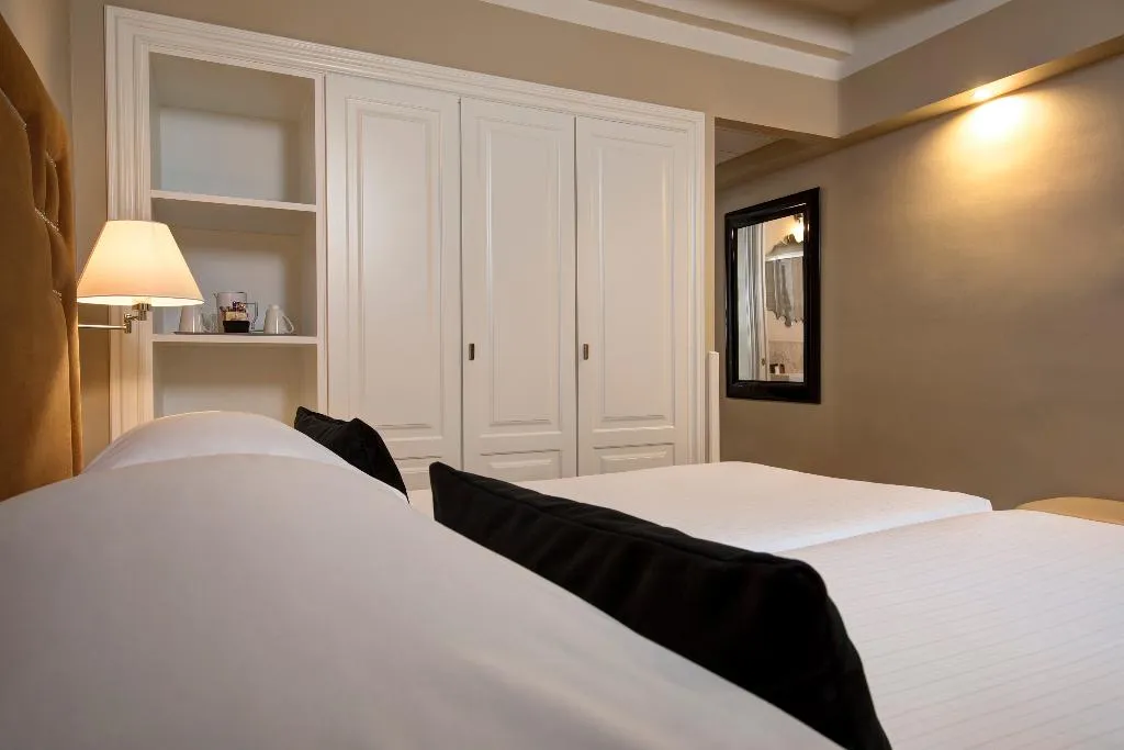 Double or Twin CLASSIC Room, Grand Hotel Cavour, Florence