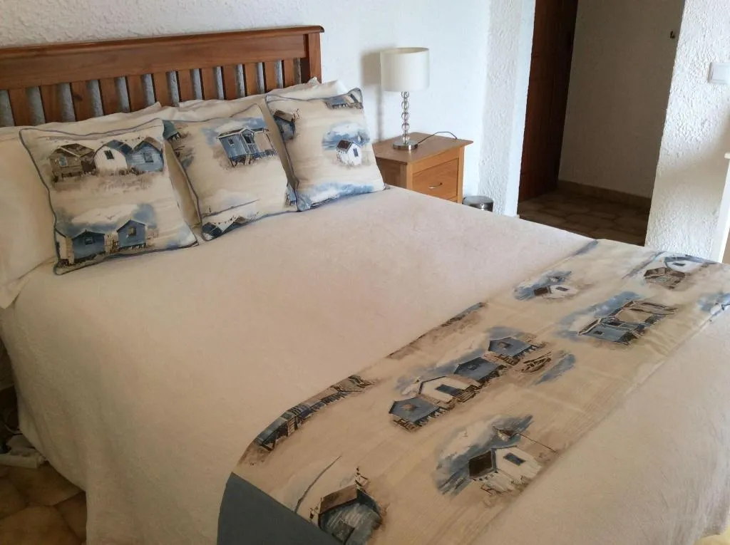 Room, Winniehill, Algarve
