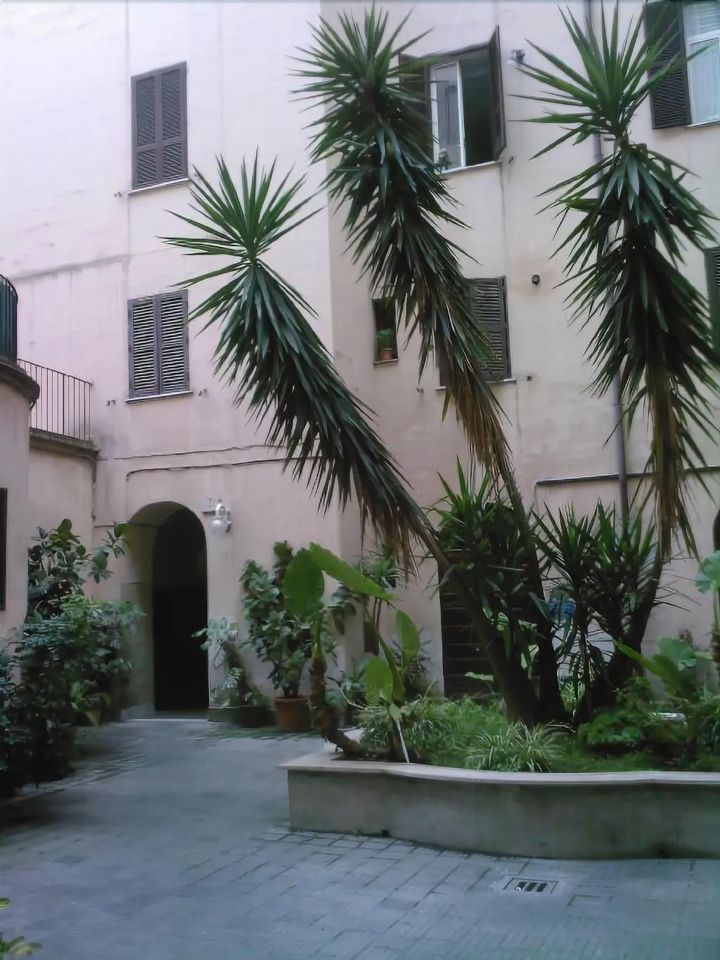 General view, Prince Inn, Naples