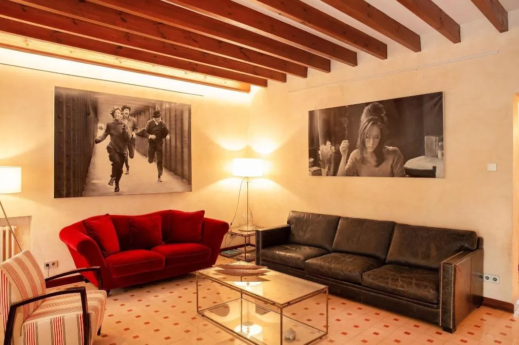 Lobby, D'Es Puig, Majorca