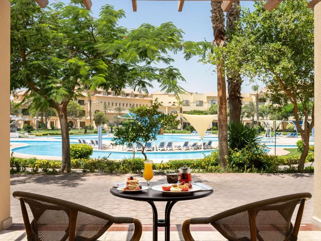 SUITE EXECUTIVE Room, Movenpick Cairo Media City, Cairo