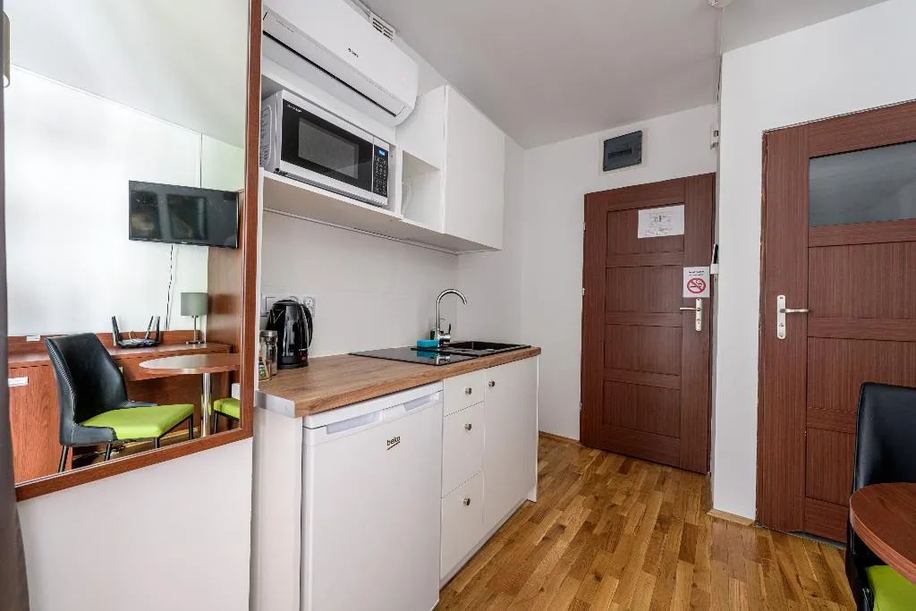 DOUBLE DELUXE WITH BALCONY Room, On/set Aparthotel, Krakow