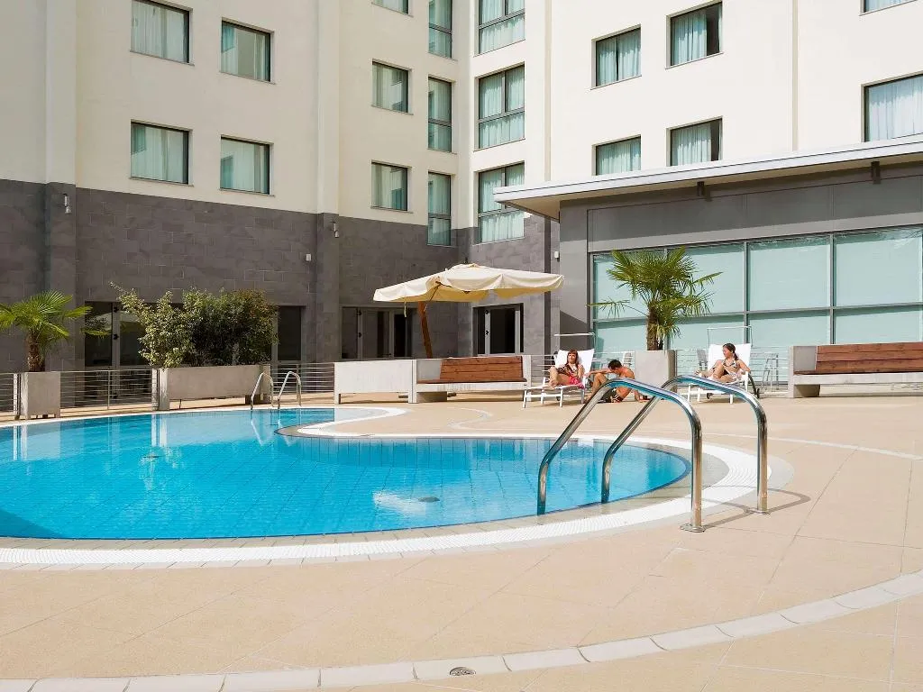 Pool, Novotel Milan Malpensa Airport, Milan