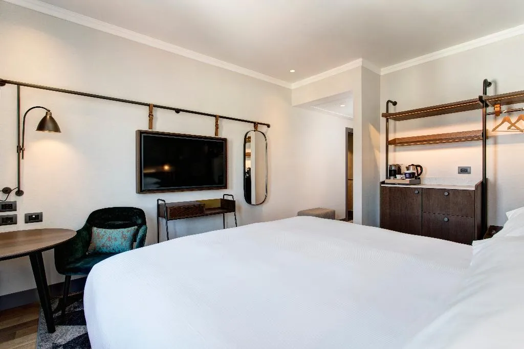 DOUBLE SUPERIOR KING BED Room, DoubleTree by Hilton Rome Monti, Rome