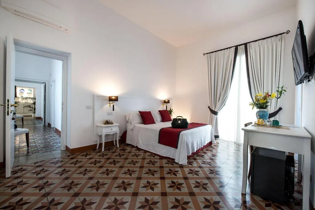 Room, Amalfi Luxury House, Naples
